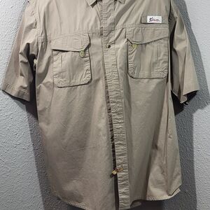 Columbia Men’s Short-Sleeve Button-Down Shirt in Khaki Tan